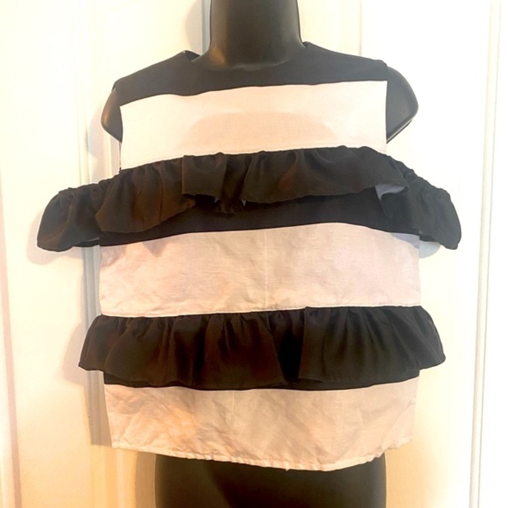 “GOEN.J” Striped Off the Shoulder Ruffle Top